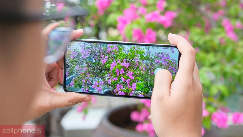 Samsung Galaxy A06: màn lớn pin trâu, giải trí ấn tượng