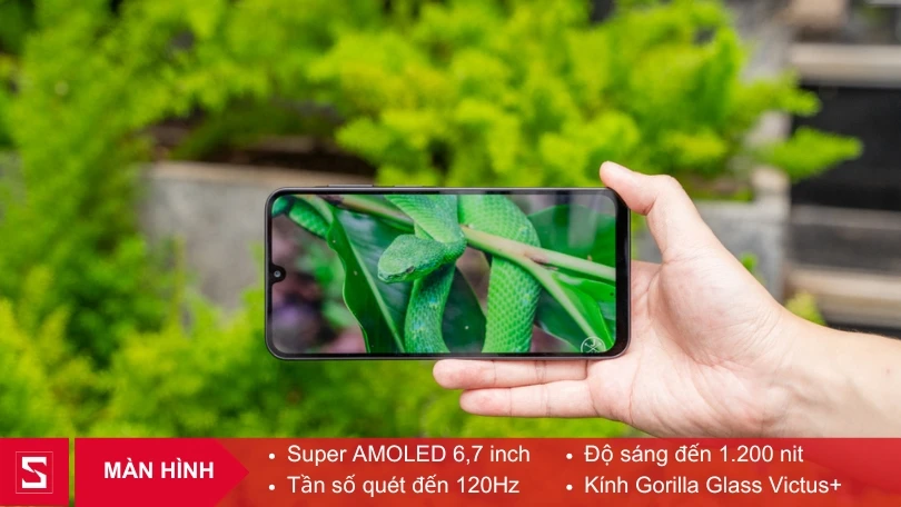 Màn hình Super AMOLED 6,7 inch, độ sáng tăng lên 1.200 nit