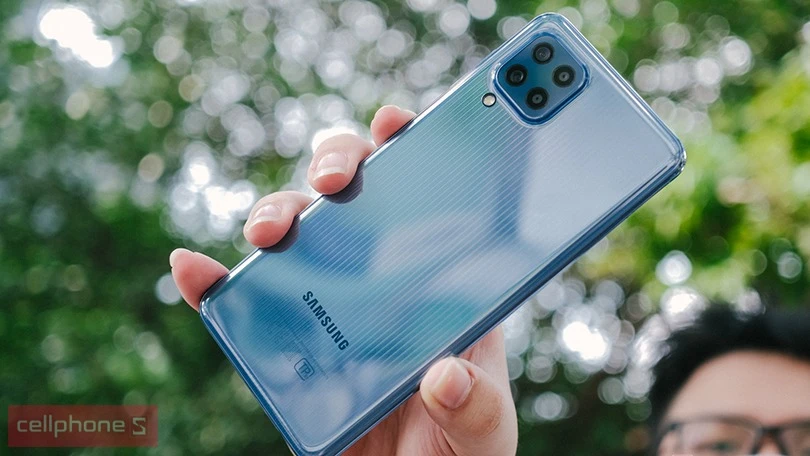 Đánh giá thiết kế Samsung Galaxy M32