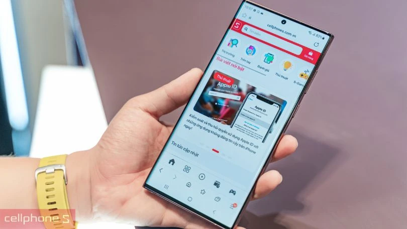 Samsung Galaxy S22 Ultra cũ xước cấn 