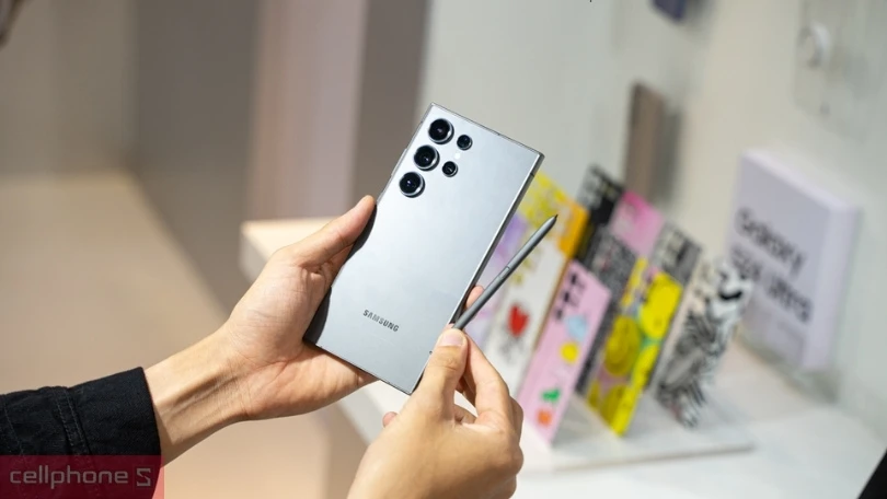 Samsung Galaxy S24 Ultra 12GB 256GB cũ trầy xước 