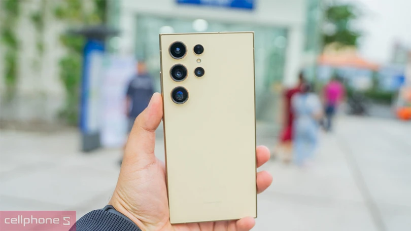 Điện thoại Samsung Galaxy S có gì nổi bật?