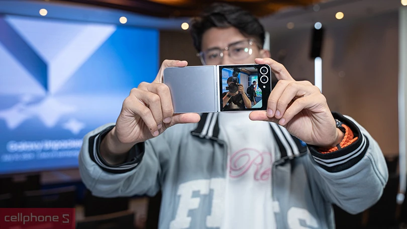 Samsung Z Flip6 dùng chip Snapdragon 8 Gen 3 For Galaxy và Android 14 mới nhất 