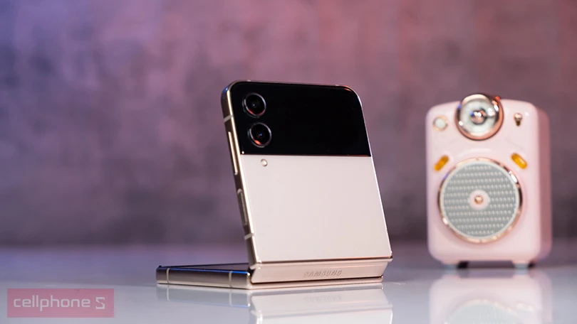 Vì sao nên mua Samsung Z Flip 4 cũ