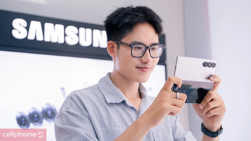 Samsung Z Fold 6 có mấy màu? Màu nào mới xuất hiện?