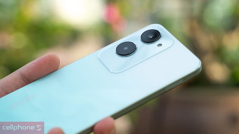 Thiết kế  điện thoại vivo Y18S