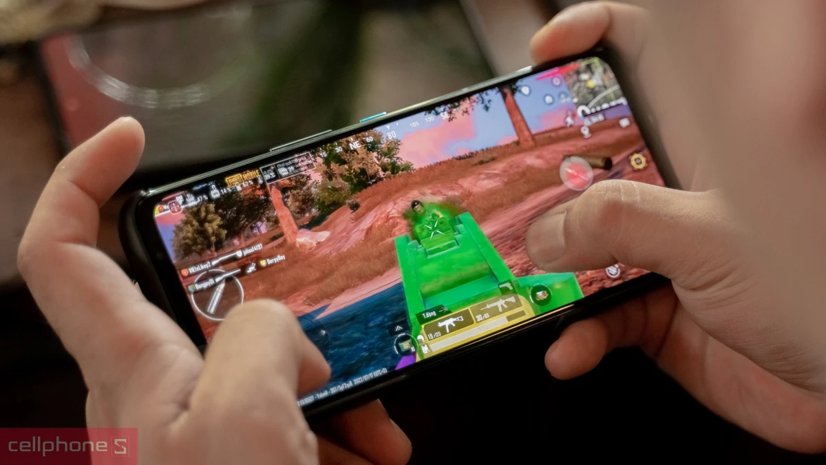 Pin điện thoại gaming
