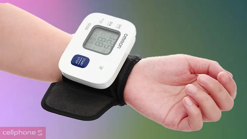 Máy đo huyết áp cổ tay Omron HEM-6161 - Công nghệ Intelli Sense thông minh, màn hình hiển thị rõ nét