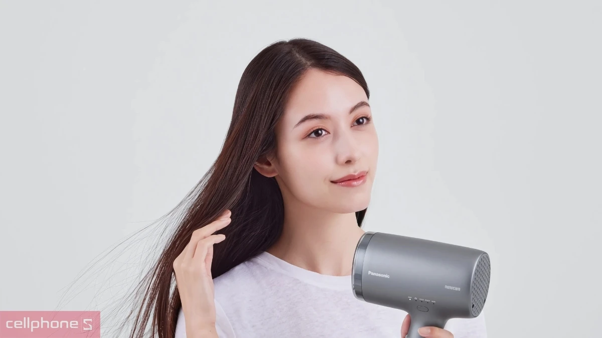 Máy sấy tóc tạo kiểu Panasonic Nanoe EH-NA9M-H645 1600W được tối ưu hóa luồng khí nhờ công suất 1600W