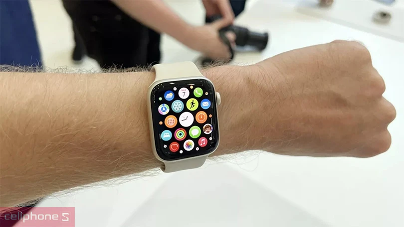 Đánh giá thiết kế Apple Watch SE 2022 44mm LTE