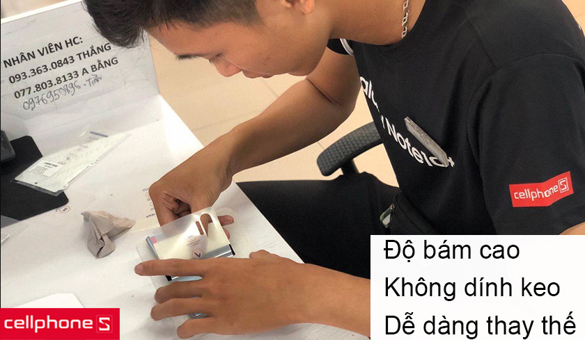 Độ bám cao, dễ dàng sử dụng và thay miếng dán mới, chống va đập nhẹ