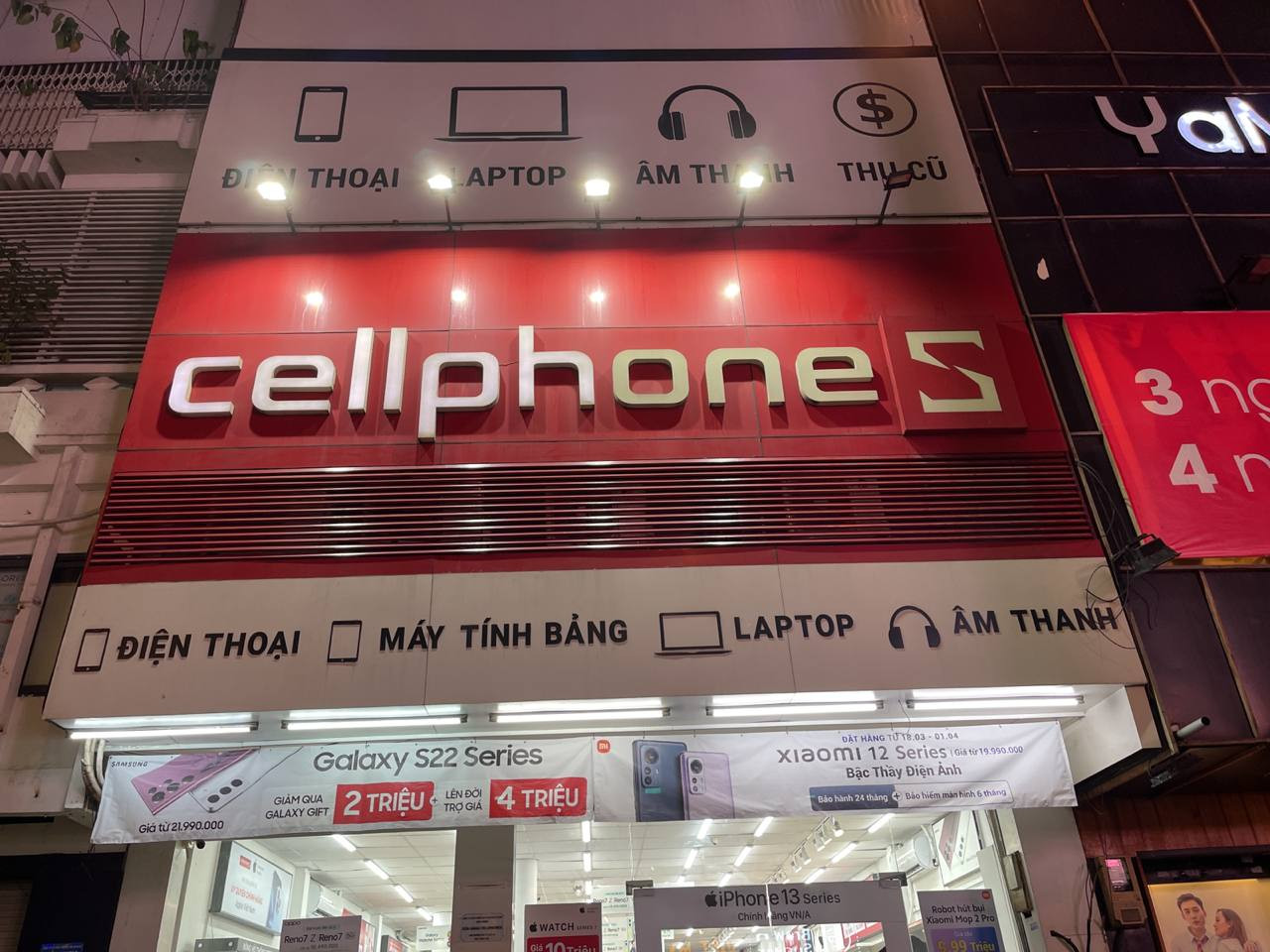Khai trương cửa hàng cellphones ba tháng hai