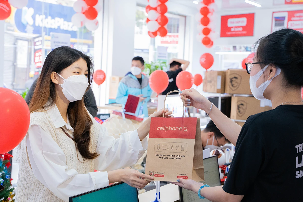 Ưu đãi hấp dẫn dịp khai trương CellphoneS 148 Trường Chinh