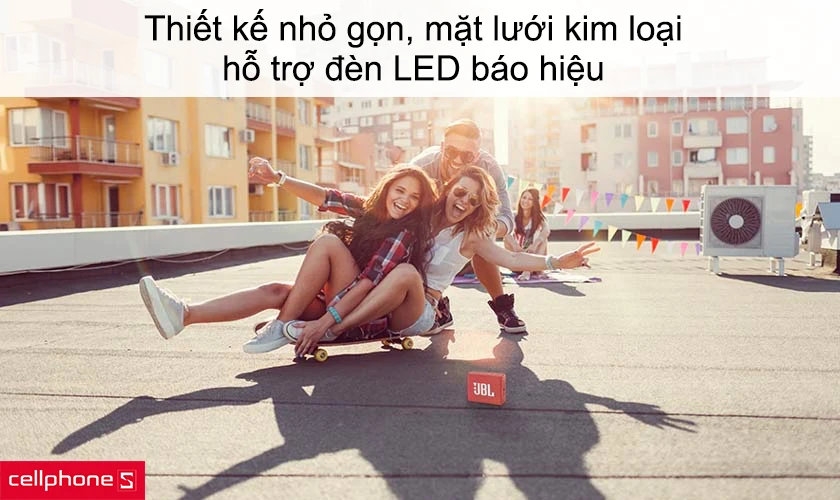 Thiết kế nhỏ gọn, mặt lưới kim loại, hỗ trợ đèn LED báo hiệu