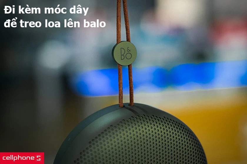 đi kèm với một chiếc móc bằng dây da 