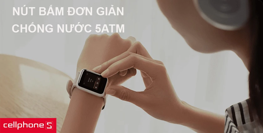 Nút bấm đơn giản được đặt ở cạnh phải