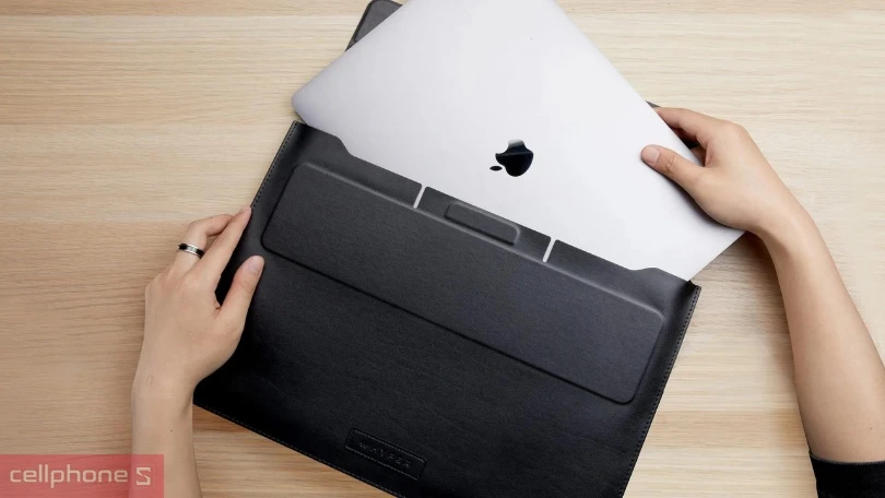 Hypershield Stand & Go Sleeve Macbook Air/Pro 13/14