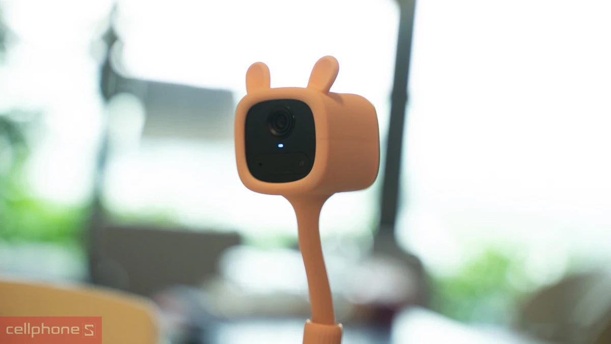 Tính năng đàm thoại hai chiều của camera giám sát trẻ em 