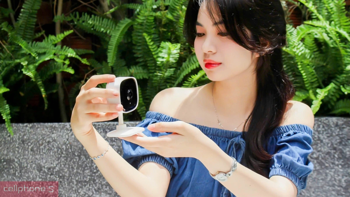 Camera trong nhà wifi không dây