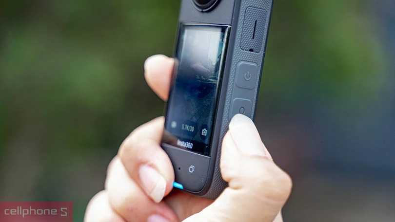 Camera hành trình Insta360 One X3 có kích thước gọn nhẹ