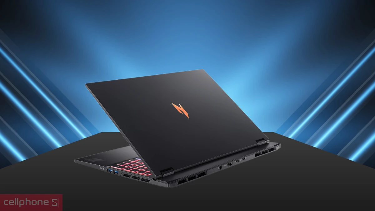 Pin, cổng kết nối của laptop Acer Gaming Nitro 16 AI Propanel AN16S-61-R5F4