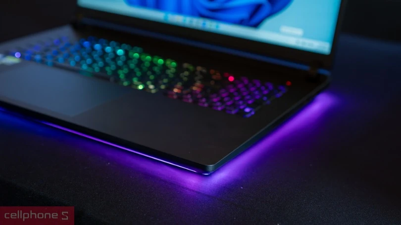 Pin, cổng kết nối của laptop ASUS ROG Strix SCAR 18 G835LW-SA172W