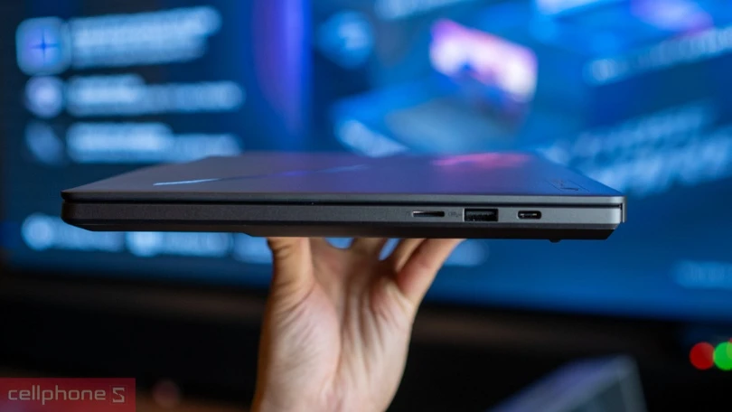Thiết kế laptop ASUS ROG Zephyrus G16 GU605CX-QR083W