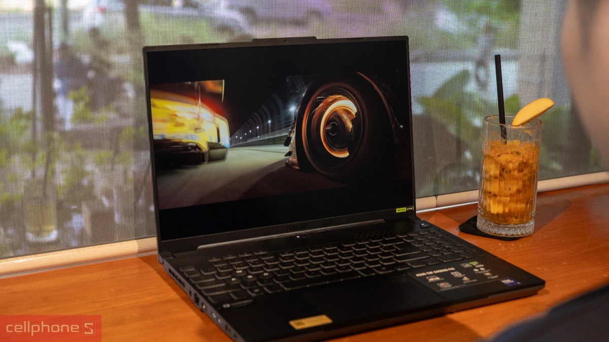 Thiết kế laptop ASUS TUF Gaming F16 FX607VU-RL045W
