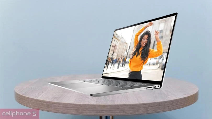 Laptop Dell Insprion 5620 N6I7000W1