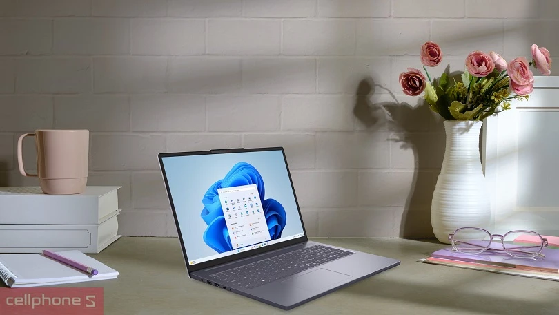 Màn hình 16 inches, độ phân giải cao, sắc nét