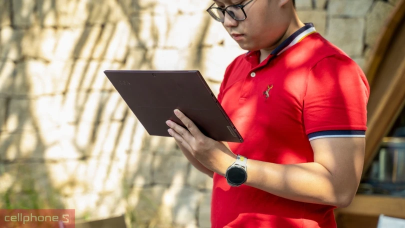 Hiệu năng mạnh mẽ,