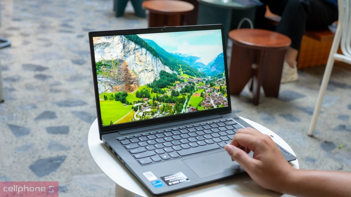Laptop Lenovo V14 G4 IRU 83A000FNVN - Hiệu năng ổn định, chất lượng hiển thị sắc nét