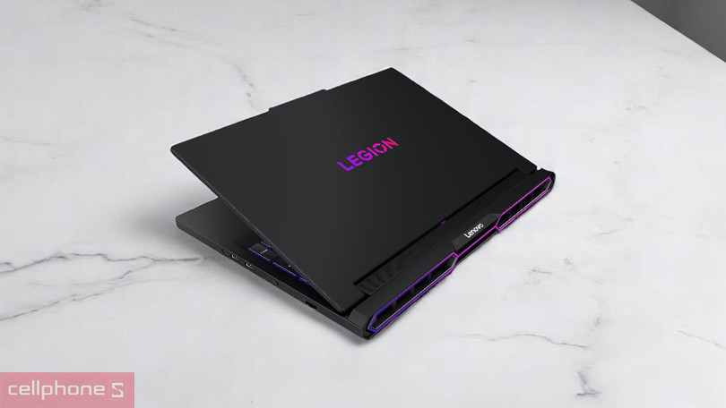 Khả năng kết nối ngoại vi của laptop Lenovo Legion Pro 7 16IAX10H 83F5008WVN