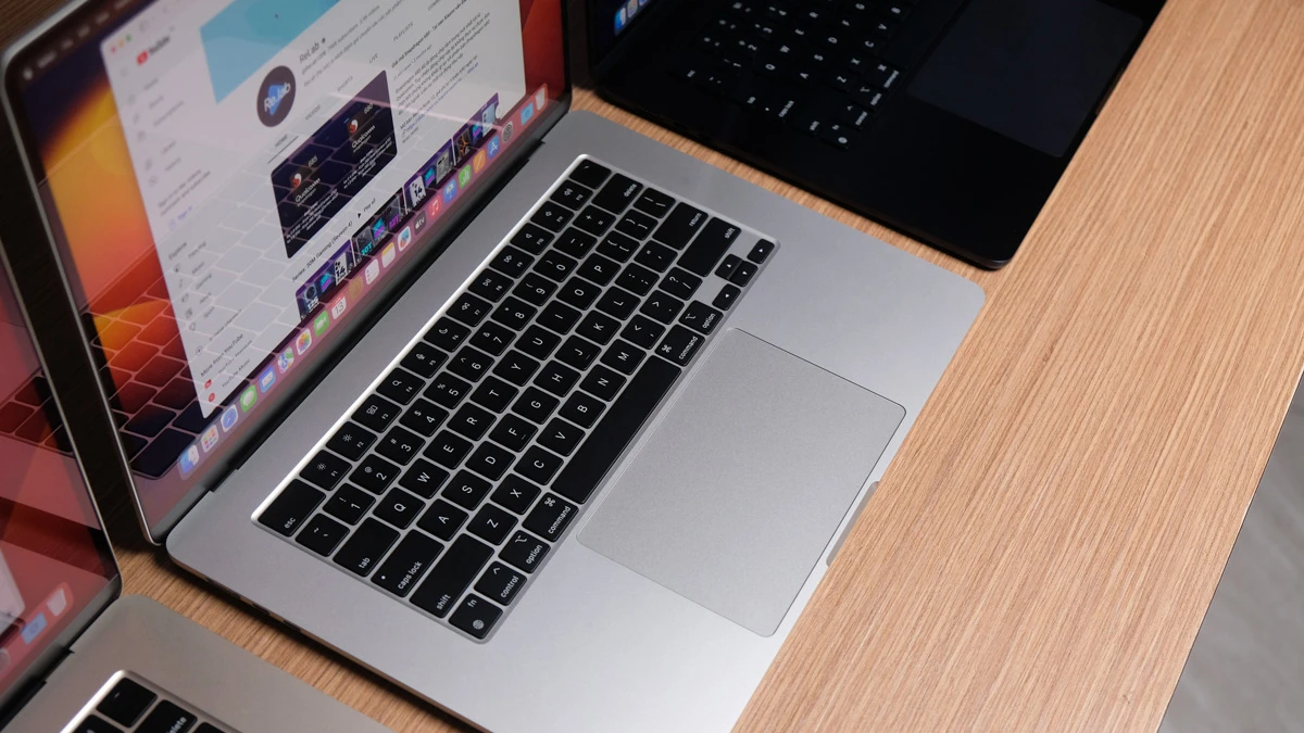 Macbook M2 16 inch