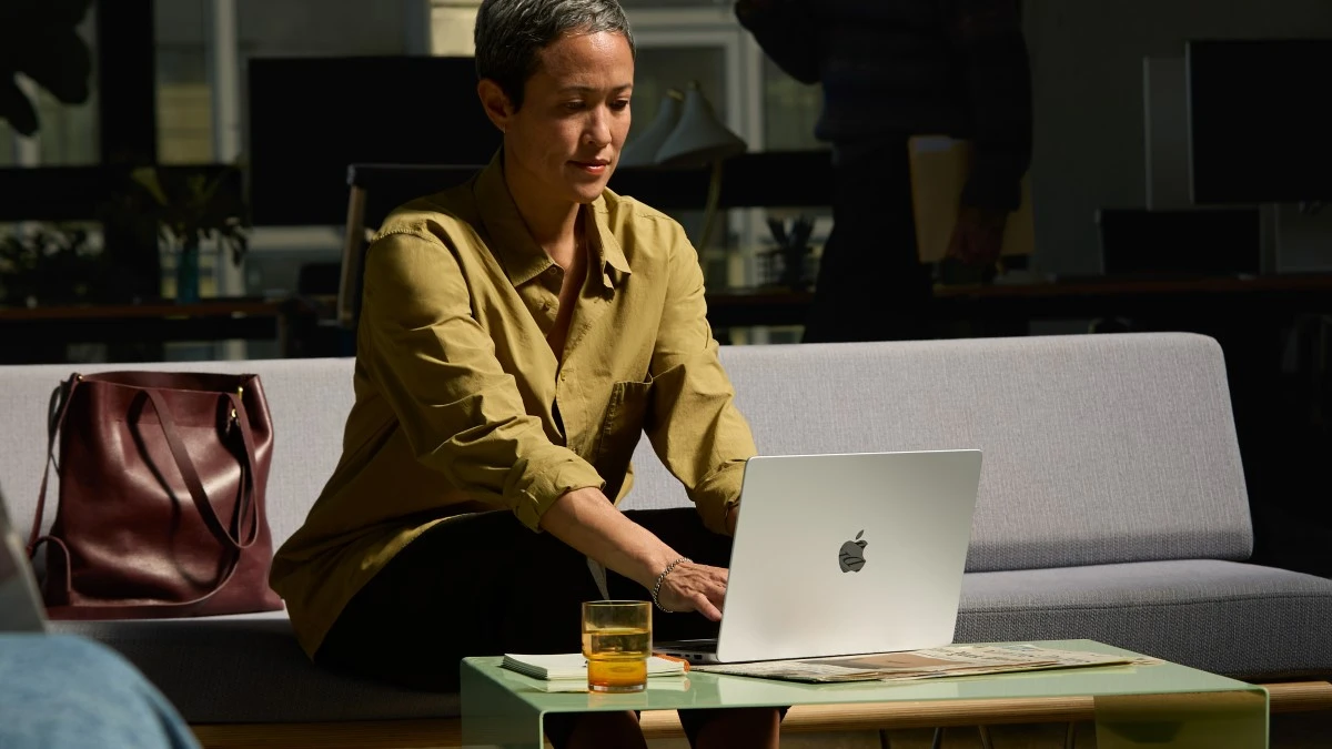 MacBook Pro 14 M4 Pro 14 CPU 20 GPU 24GB 1TB 2024 sạc 96W được tích hợp hệ thống Apple Intelligence