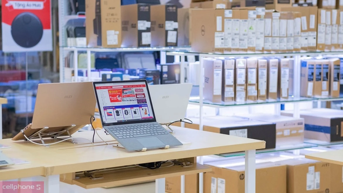 Đa dạng sản phẩm: laptop, máy tính để bàn, all-in-one