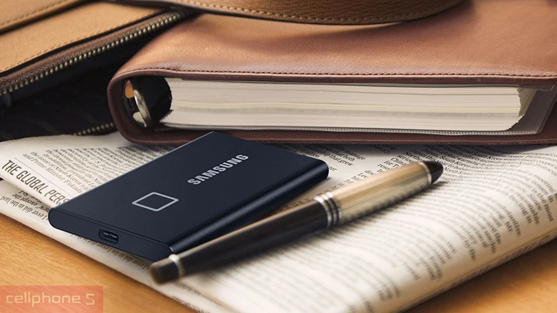 Thiết kế Ổ cứng di động SSD Samsung T7 Touch Portable 2TB