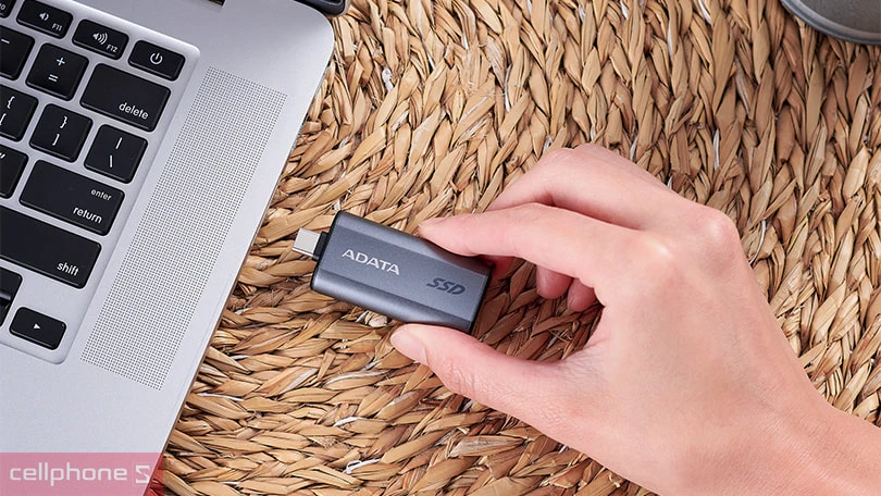 Định dạng và dung lượng lưu trữ của ổ cứng di động SSD ADATA SC750 USB 3.2 Gen 2 1050MB/s 1TB