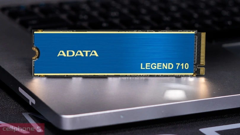 Kết nối của ổ cứng SSD Adata Legend 710 512GB