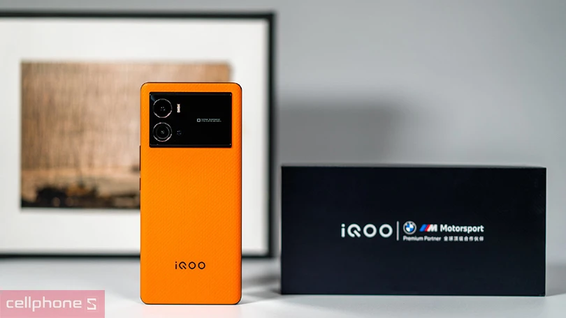 Đánh giá thiết kế điện thoại iQOO 9 Pro 