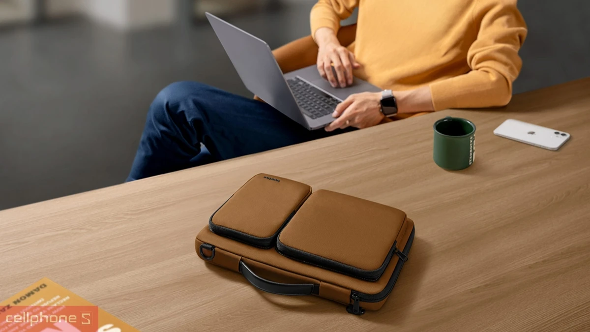 Tomtoc 360 Shoulder bags Macbook 13 inch A42-C01