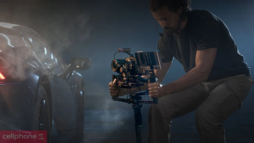 Tay cầm chống rung máy ảnh DJI Ronin-Rs4 Pro Combo - Tay cầm có khả năng lấy nét hiệu quả