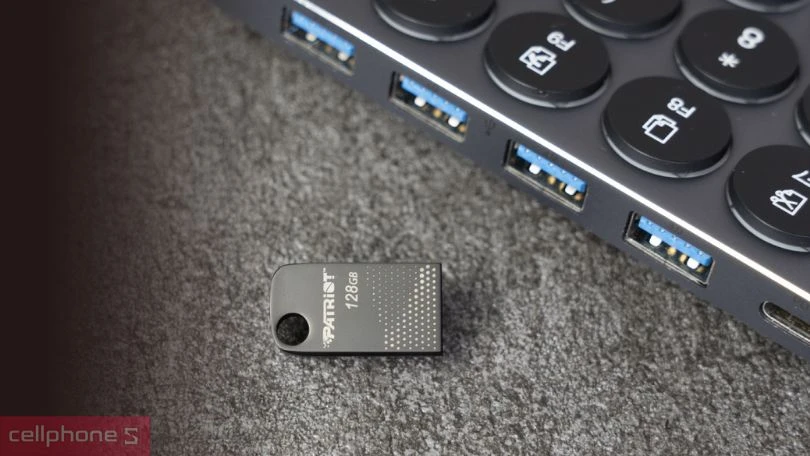 Thiết kế USB 3.2 Patriot Dark Shadow 128GB