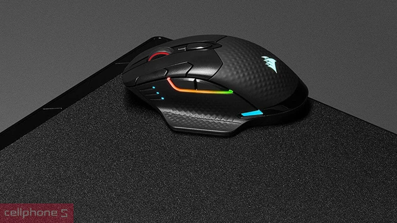 Thiết kế chuột Corsair Dark Core RGB Pro SE