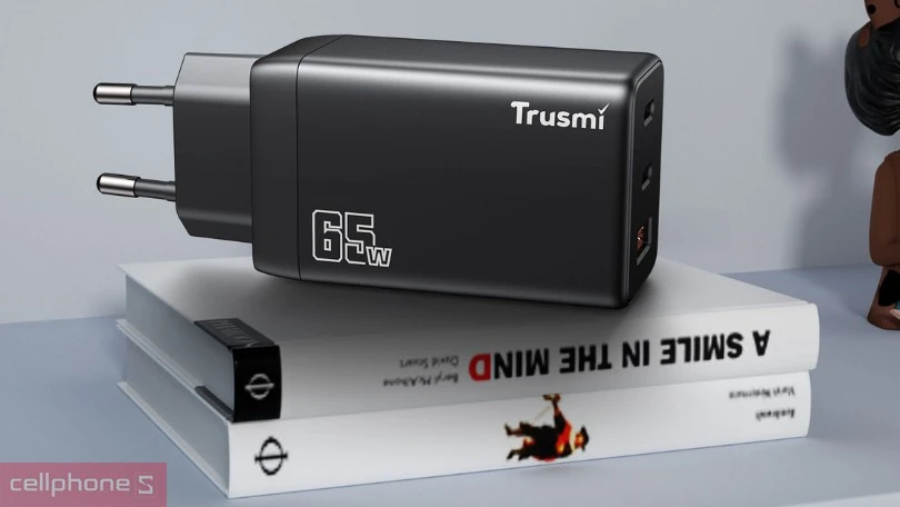 Thiết kế Củ sạc nhanh Trusmi CH05 GaN 1A + 2C PD 65W kèm cáp Type-C to Type-C 60W (EU)