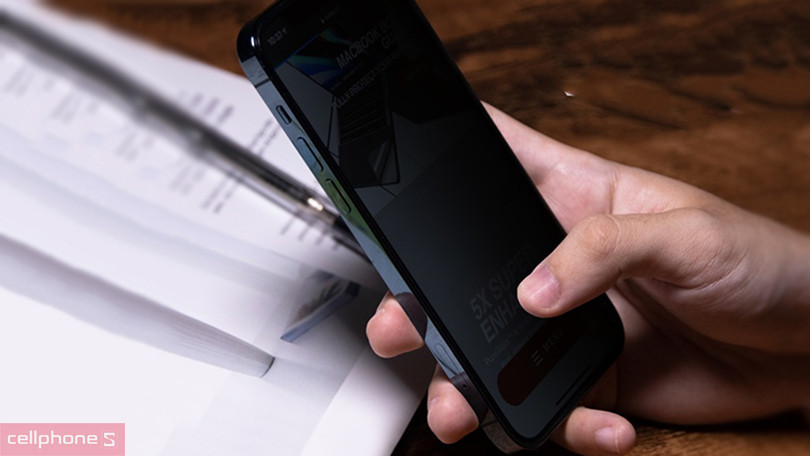 Đánh giá Kính cường lực iPhone 14 Pro Max Zeelot Solidsleek privacy