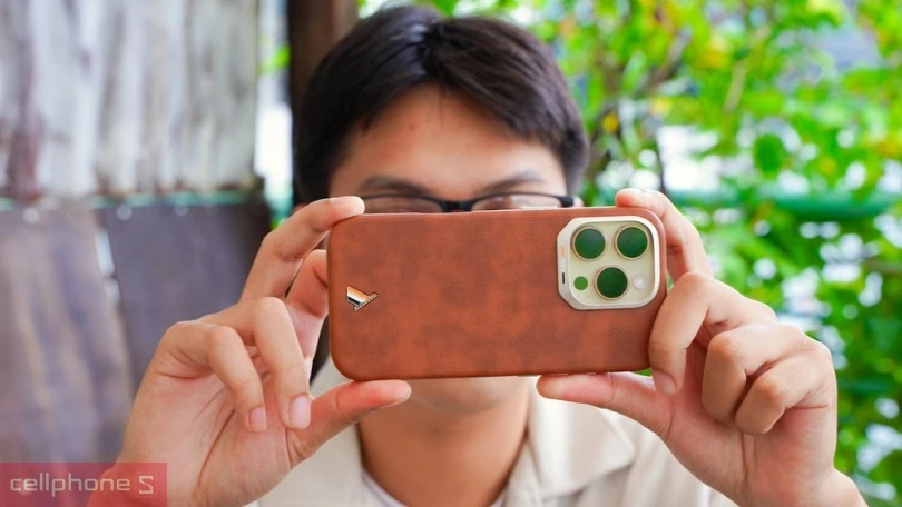 Hỗ trợ sạc không dây tiện lợi 