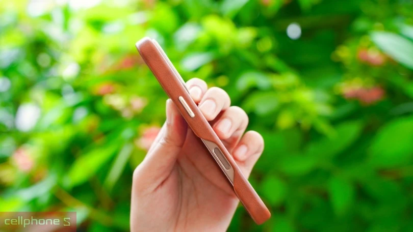 Mua ốp lưng TGVIS iPhone 16 chính hãng tại CellphoneS