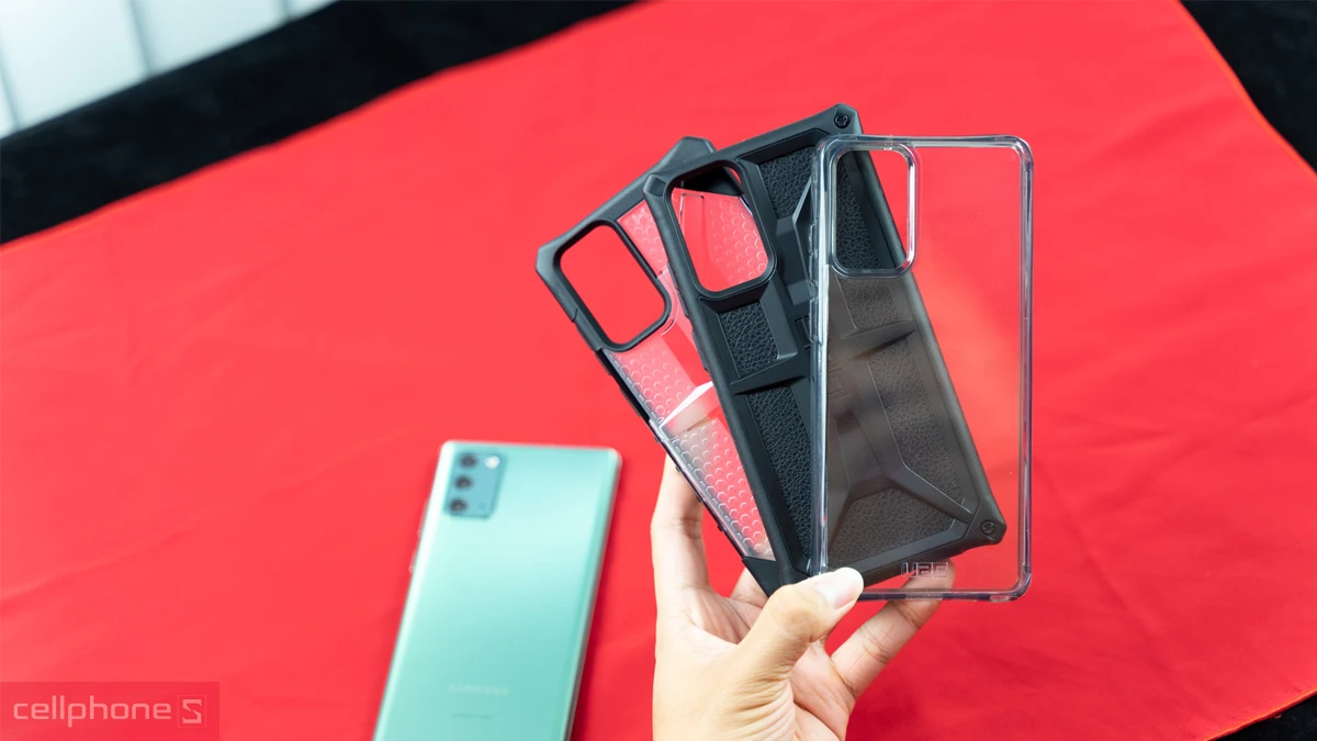 Ốp UAG