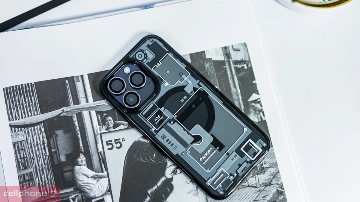 Ốp Spigen